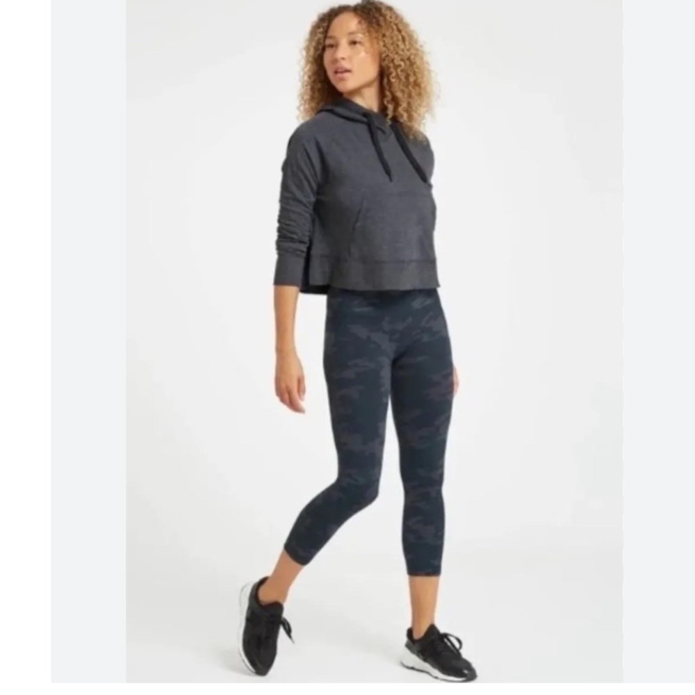 SPANX Cropped Lamn Black Camo Leggings